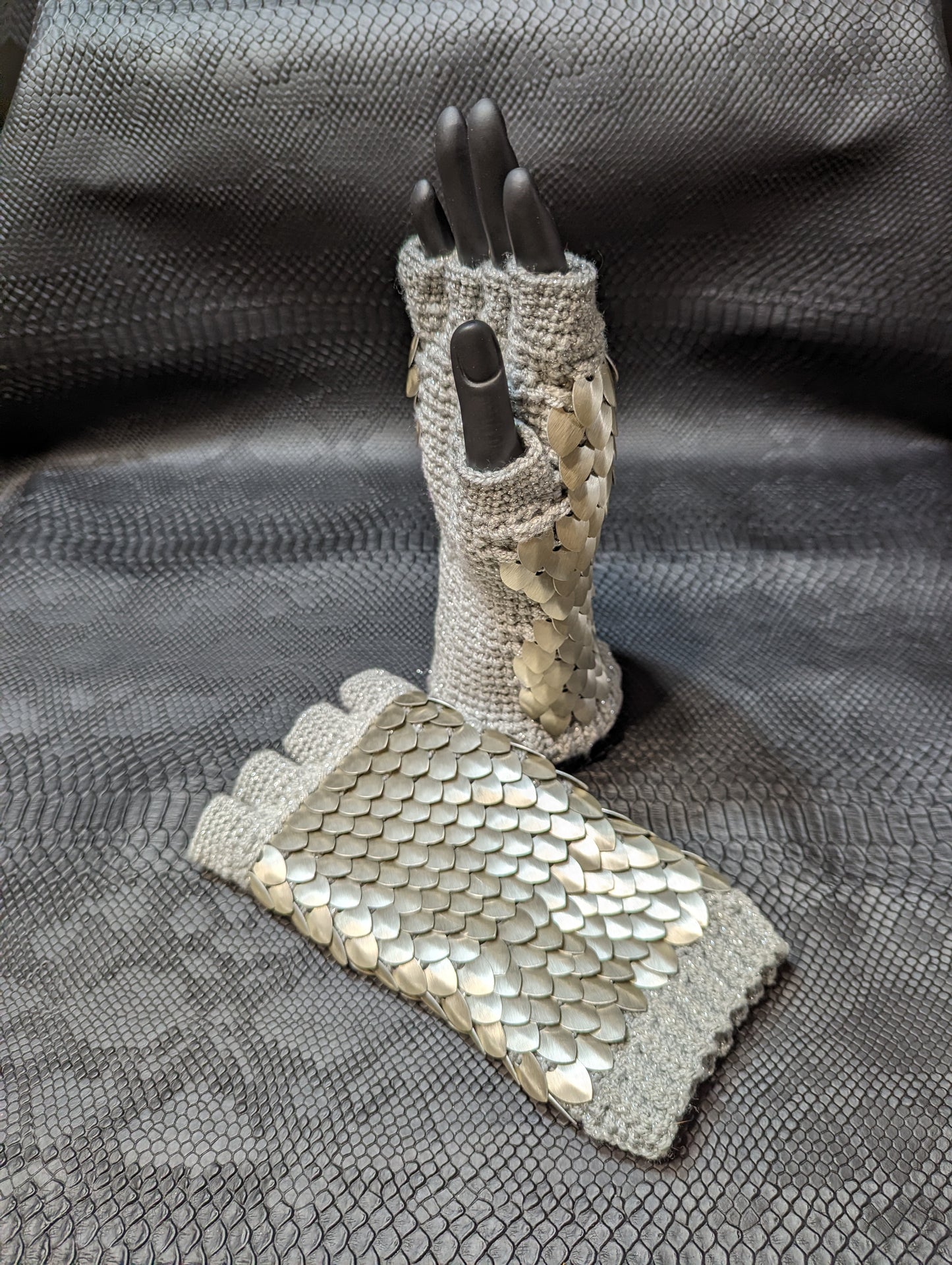 Scale Glove Crochet Pattern